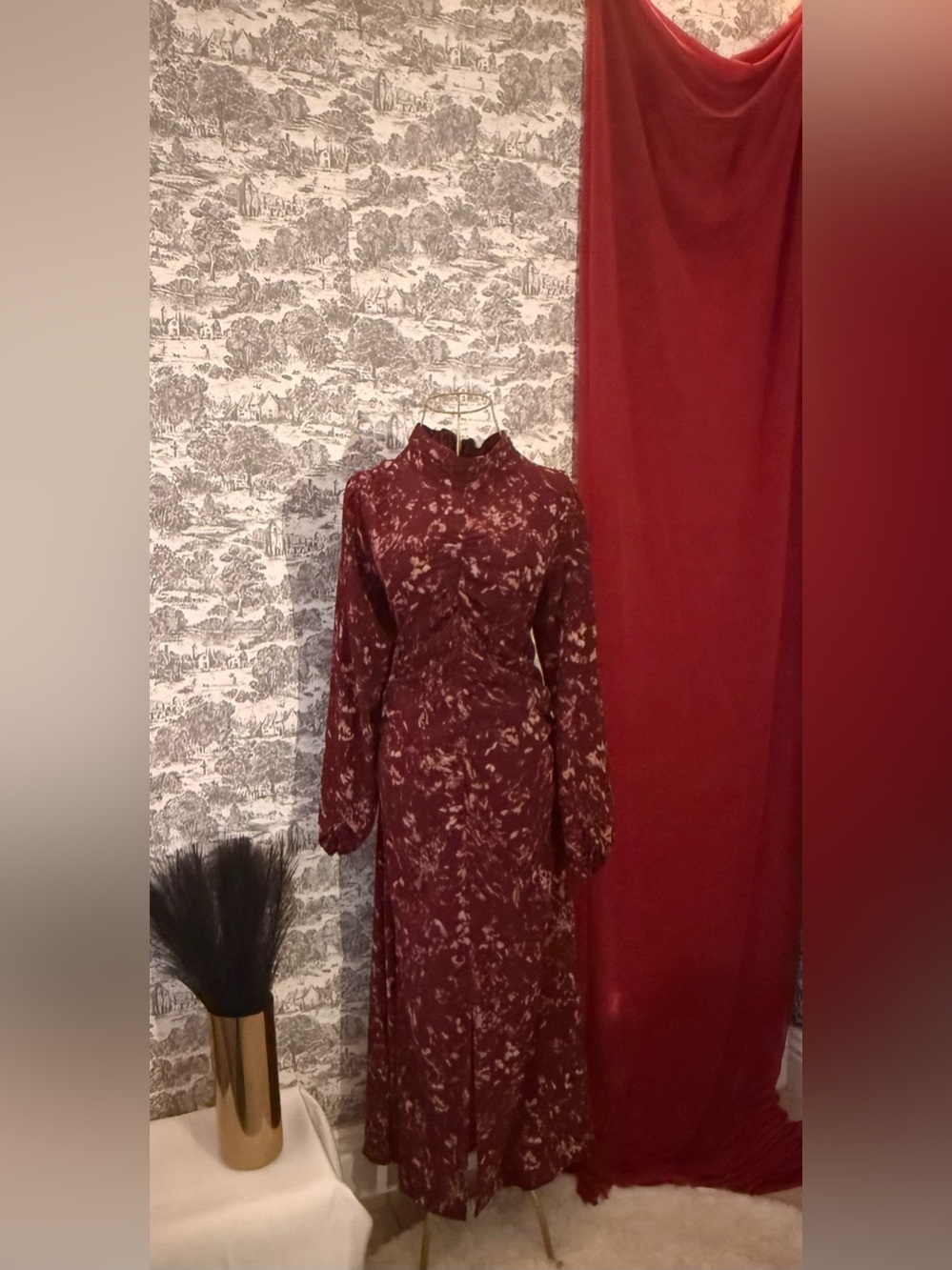 BCBG L The Painted Rose Burgundy Ruched Maxi Dress